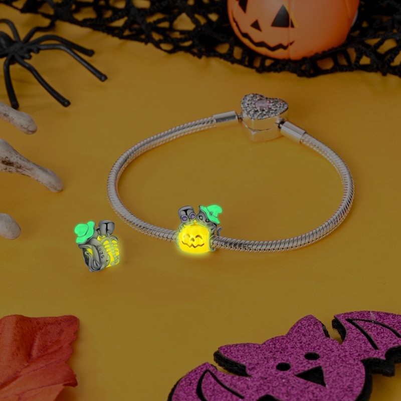 Charm Pumpkin Hallowewn Glow in the Dark Charm